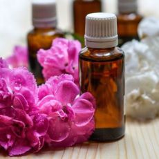 Essência em Velas e flor